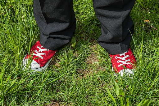 Van pakken tot sneakers: hoe lifestyle en vrijheid de dresscodes herdefiniëren