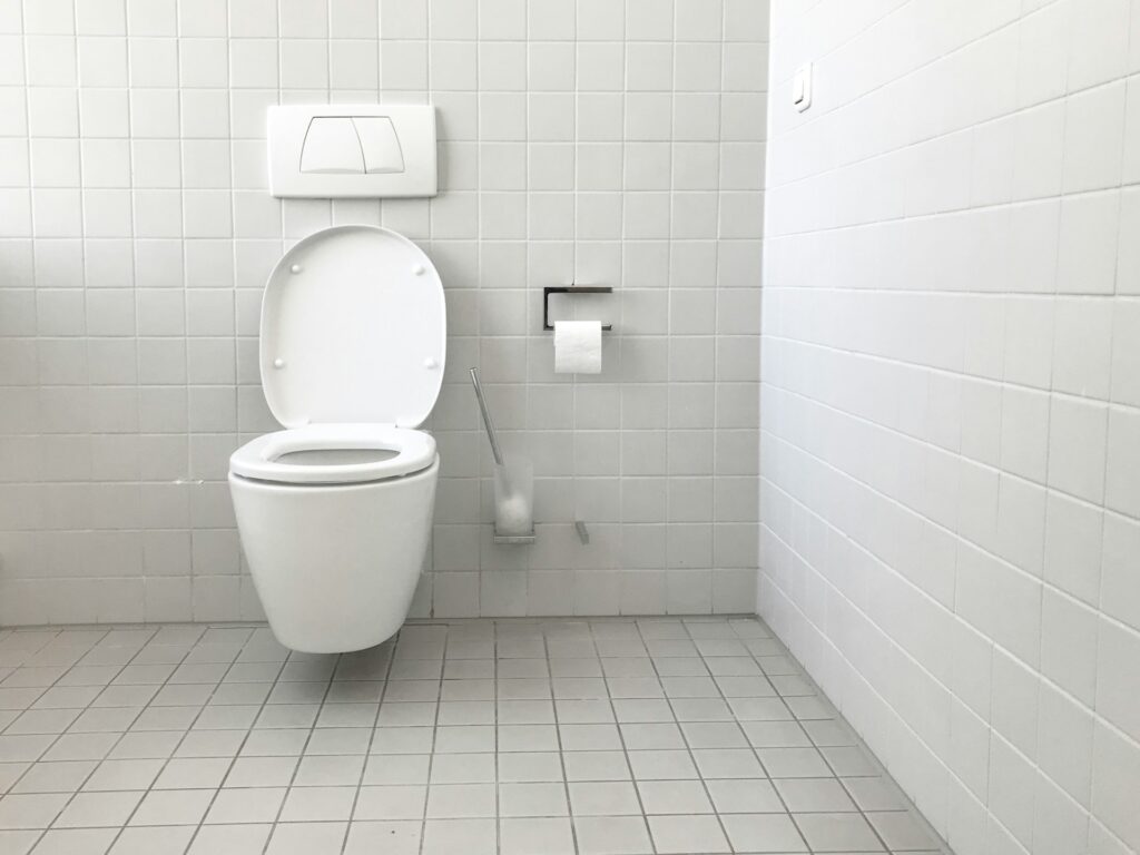 Waarom kiezen steeds meer mensen weer voor een staand toilet?